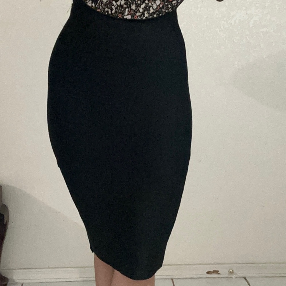 Chocolate USA Women's Pencil Skirt
Black Size S
